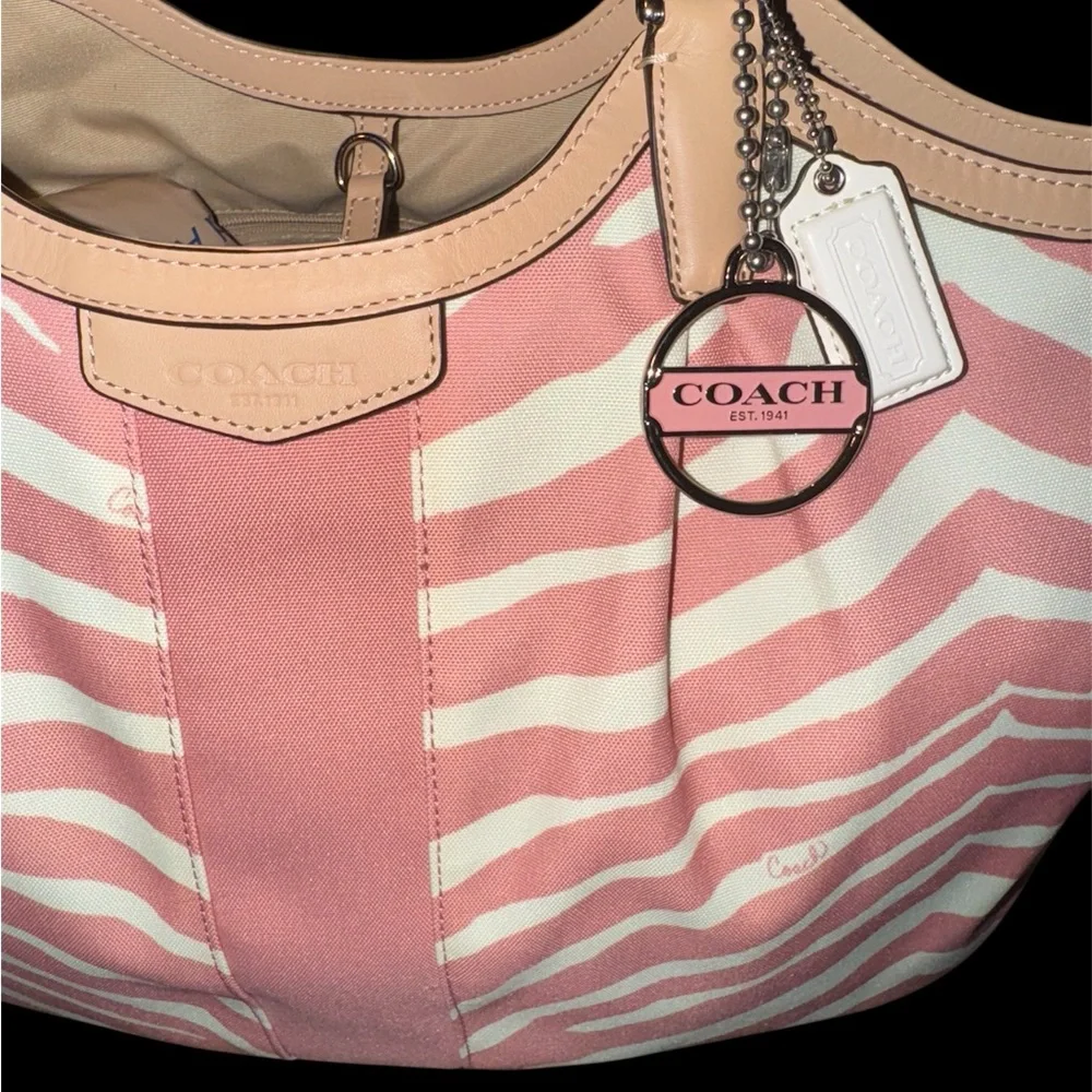 Coach Devin Signature Stripe Shoulder Tote Bag LIKE NEW - Picture 2 of 8